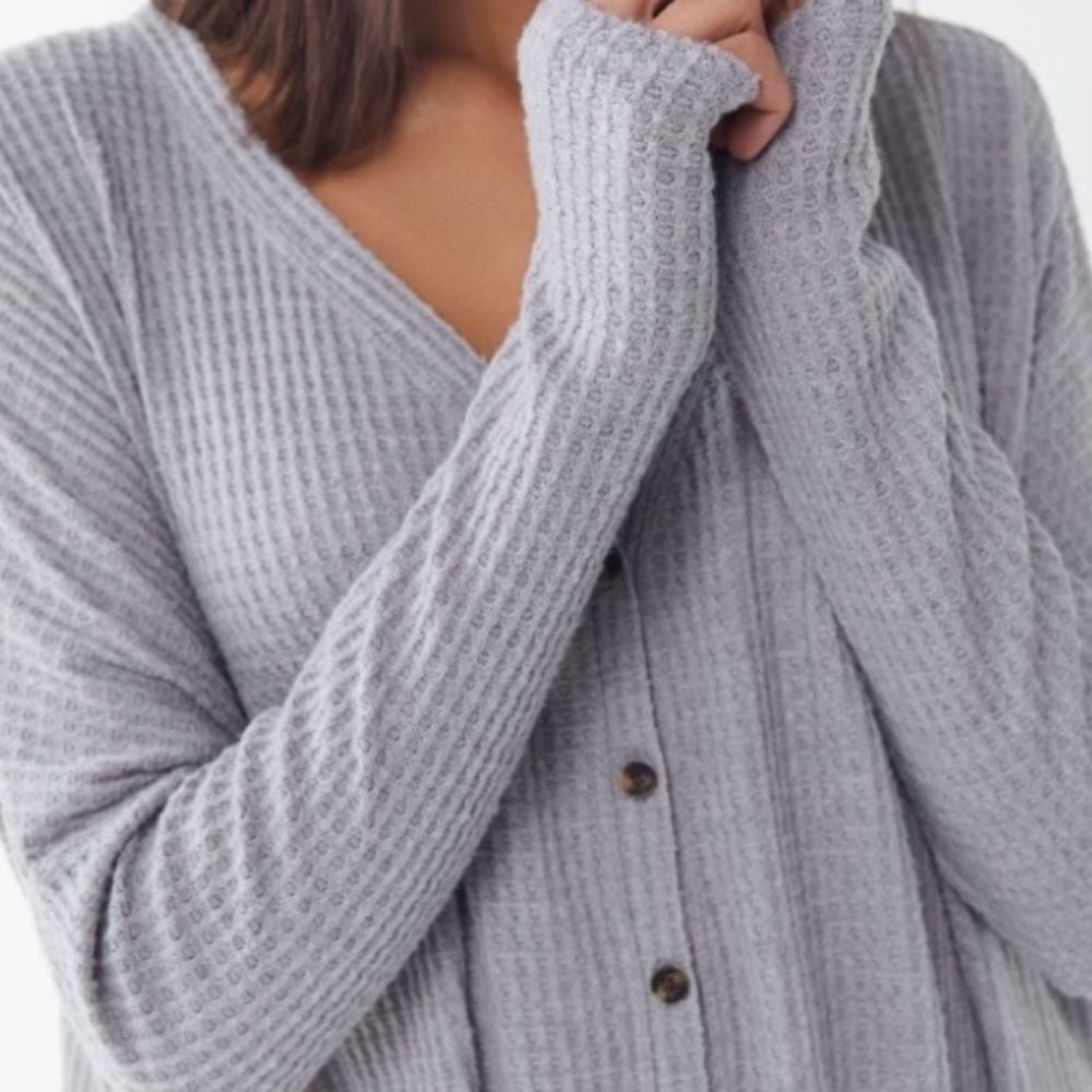 UO Out From Under Jojo Oversized Gray Thermal Button-Front Top Large Boho Comfy - Picture 5 of 16